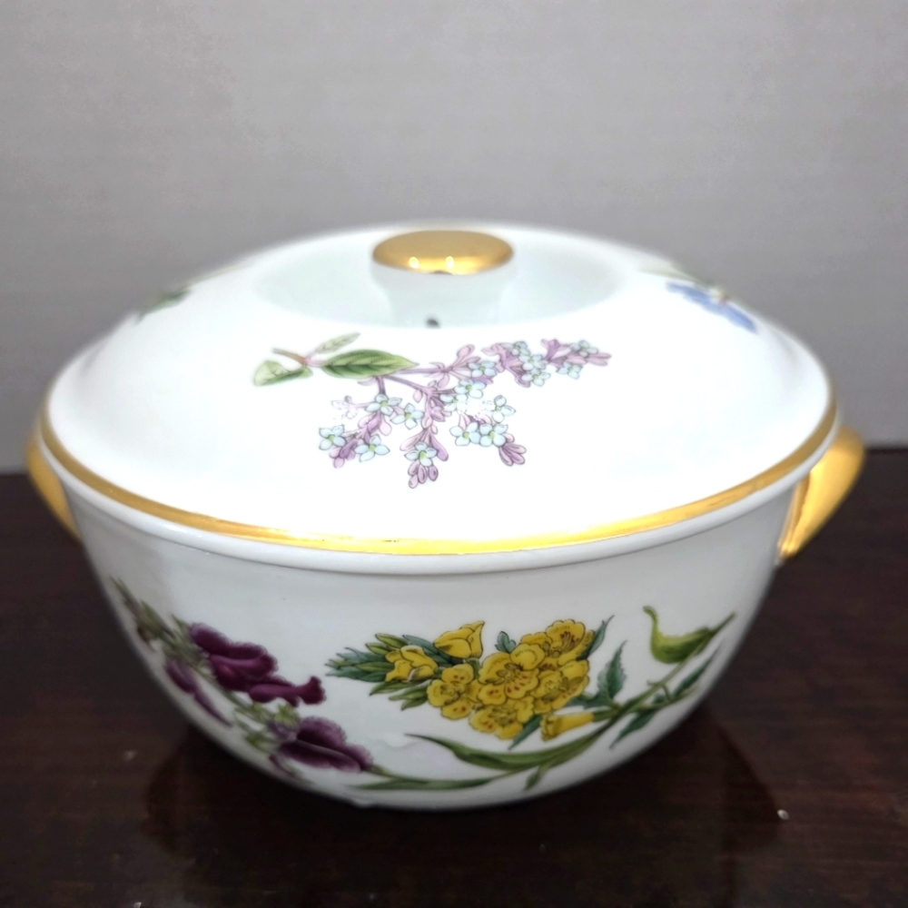 Spode Stafford Floral Porcelain Round Bowl with Lid
